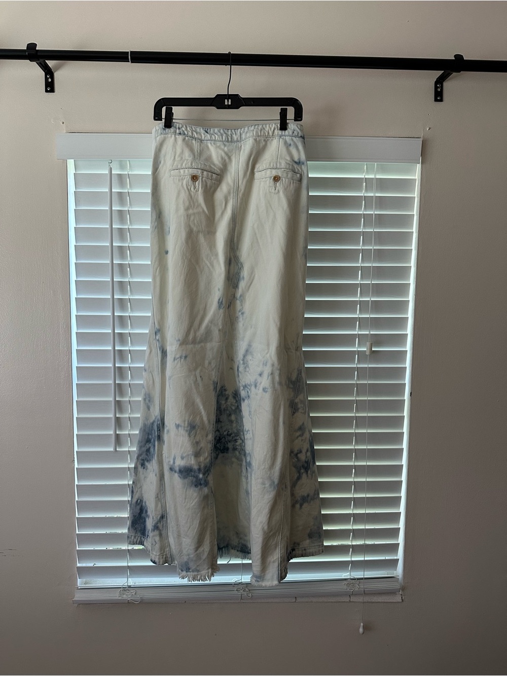 Free People Light Wash Denim Maxi Skirt Flared Raw Hem Size 10